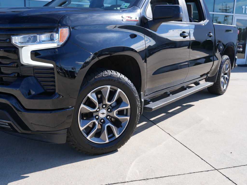 Used 2022 Chevrolet Silverado 1500 RST w/ Z71 Off-Road Package AWD/4WD image 9