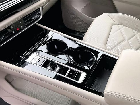 New 2026 Volkswagen Atlas SE image 7