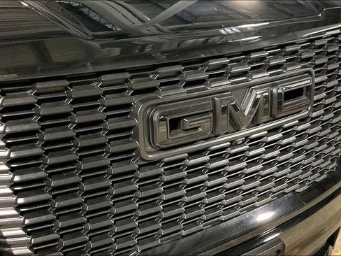 Used 2024 GMC Yukon Denali Ultimate AWD/4WD image 31