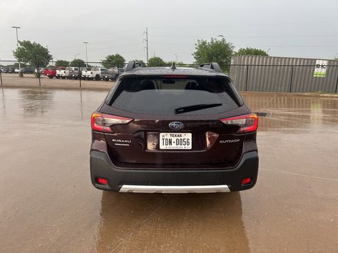 Used 2023 Subaru Outback Limited AWD/4WD image 4