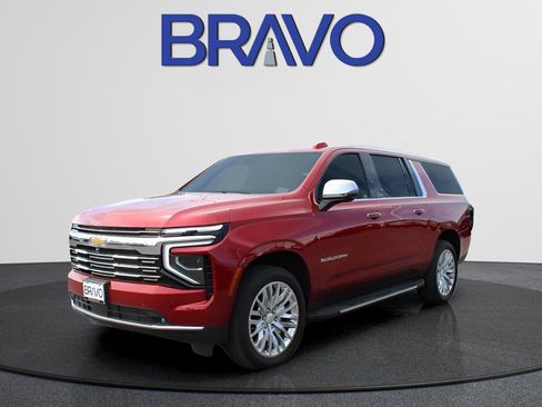 Used 2025 Chevrolet Suburban Premier image 1