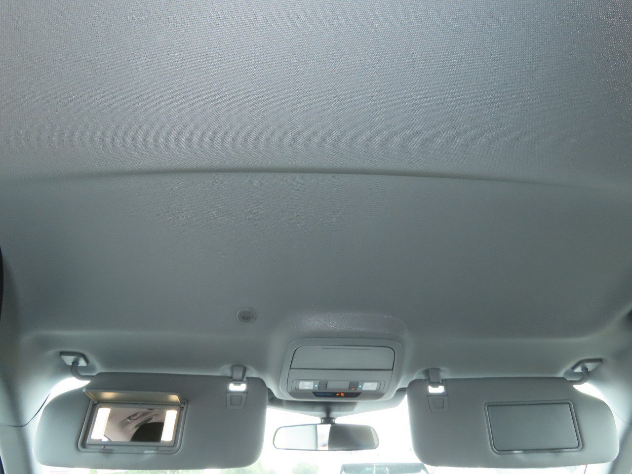 Certified 2024 Ford Explorer XLT RWD image 22