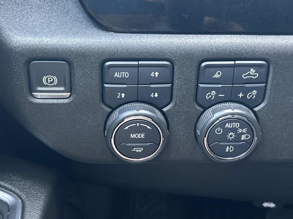 Used 2024 Chevrolet Silverado 2500 LTZ w/ LTZ Plus Package AWD/4WD image 44