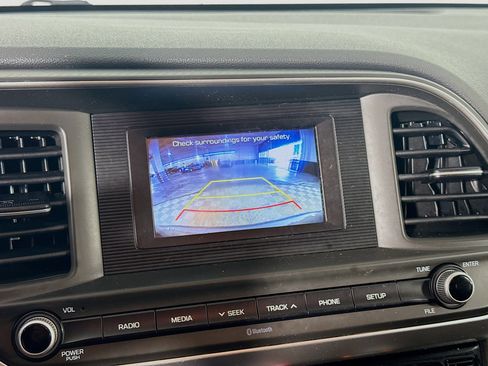 Used 2020 Hyundai Elantra SE w/ Cargo Package (C1) image 19