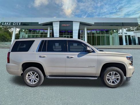 Used 2017 Chevrolet Tahoe LT image 2