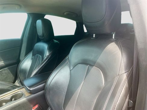 Used 2015 Chrysler 200 C w/ Navigation & Sound Group I image 21