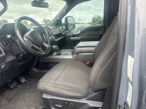 Used 2019 Ford F150 XLT w/ Equipment Group 302A Luxury AWD/4WD image 3