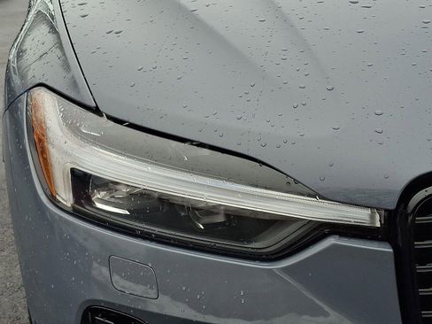 Certified 2024 Volvo XC60 T8 Ultimate w/ Protection Package Premier image 9