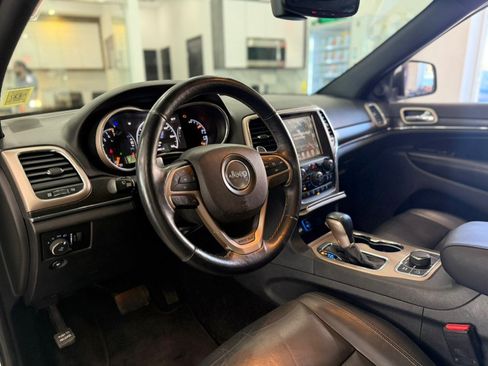 Used 2017 Jeep Grand Cherokee Limited AWD/4WD image 10