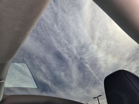 Used 2026 Tesla Model Y Long Range image 27