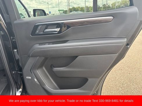 Used 2025 Chevrolet Tahoe Premier AWD/4WD image 40