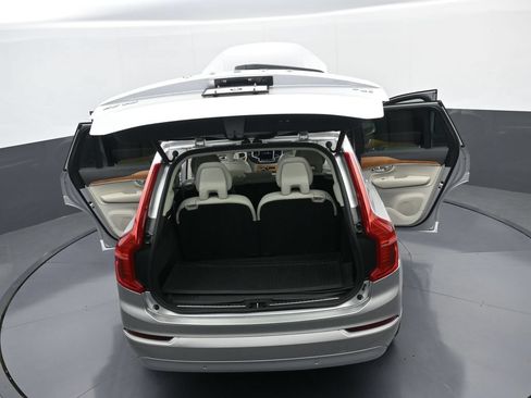 Used 2022 Volvo XC90 T6 Momentum w/ Advanced Package AWD/4WD image 43