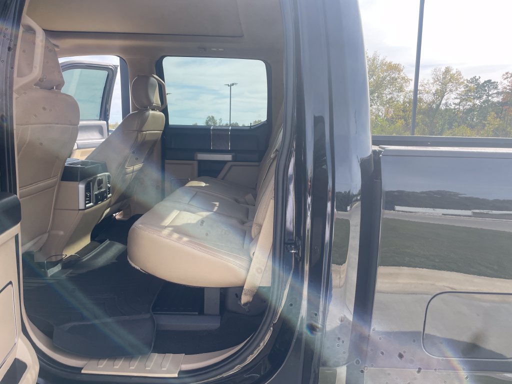 Used 2018 Ford F250 Lariat w/ Lariat Ultimate Package AWD/4WD image 30