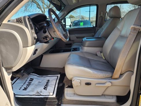 Used 2013 Chevrolet Silverado 2500 LT w/ Interior Plus Package image 31