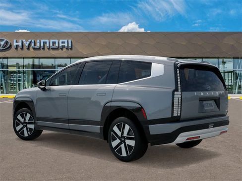 New 2026 Hyundai Ioniq 9 SEL image 5