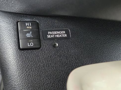 Used 2017 Toyota Prius Prime Advanced image 25