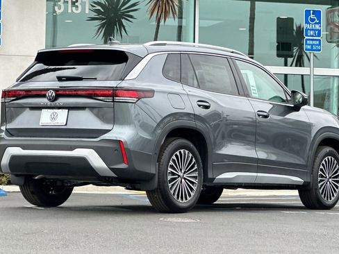 New 2025 Volkswagen Tiguan S image 5