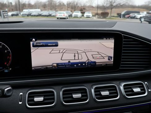 New 2026 Mercedes-Benz GLS 580 4MATIC image 23