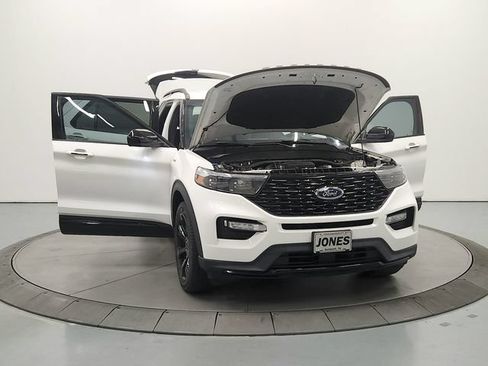 Used 2024 Ford Explorer ST-Line w/ Class IV Trailer Tow Package AWD/4WD image 11