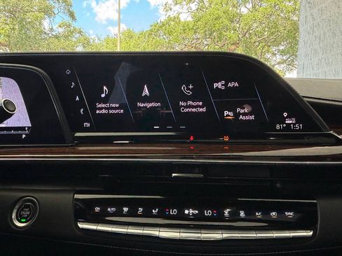 Used 2021 Cadillac Escalade ESV Premium Luxury RWD image 22