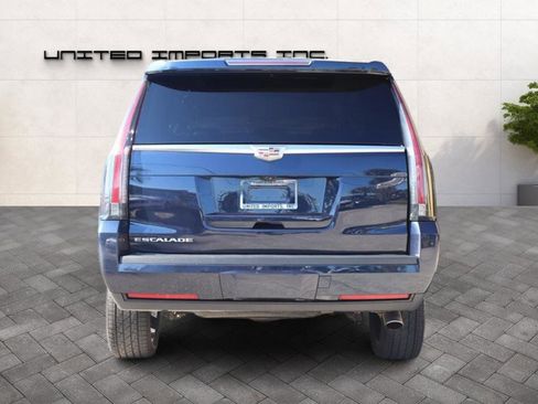 Used 2020 Cadillac Escalade ESV Premium Luxury image 4