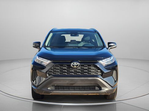 Used 2025 Toyota RAV4 XLE FWD image 6