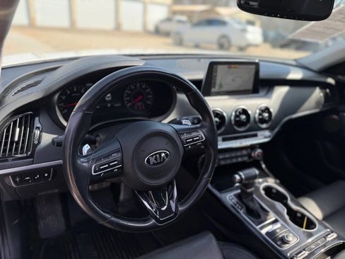 Used 2018 Kia Stinger Premium image 20