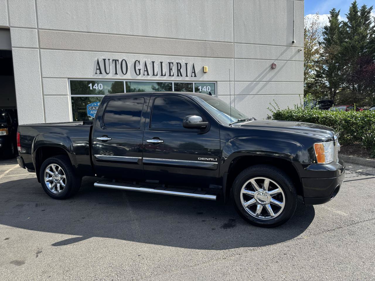 Used 2010 GMC Sierra 1500 Denali AWD/4WD image 2