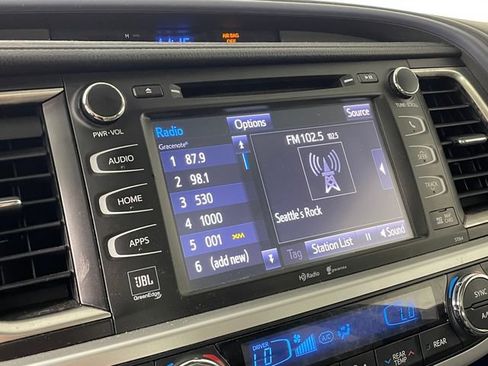Used 2014 Toyota Highlander Limited Platinum AWD/4WD image 7