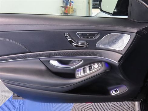 Used 2018 Mercedes-Benz S 560 Sedan image 18