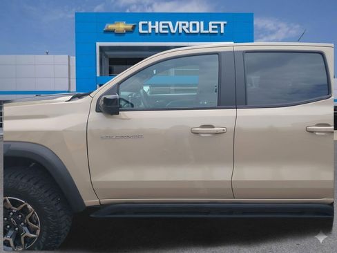 Used 2024 Chevrolet Colorado ZR2 w/ Technology Package AWD/4WD image 13