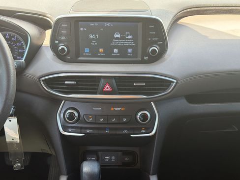 Used 2020 Hyundai Santa Fe SE FWD image 25