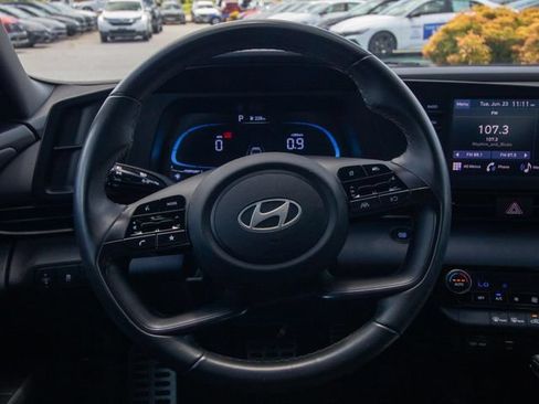Certified 2025 Hyundai Elantra Sport FWD image 22