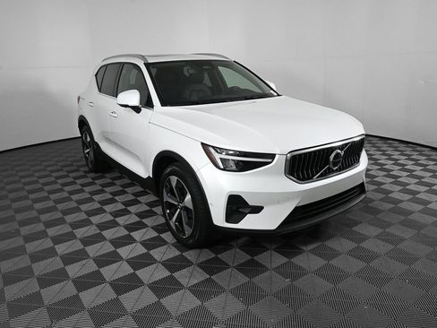 Used 2023 Volvo XC40 B5 Plus w/ Driver Assist Package image 22
