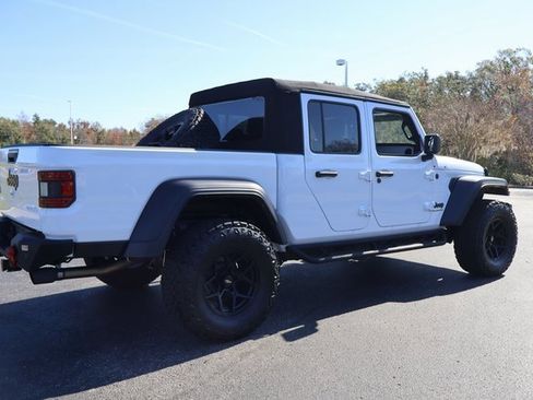 Used 2024 Jeep Gladiator Sport image 7