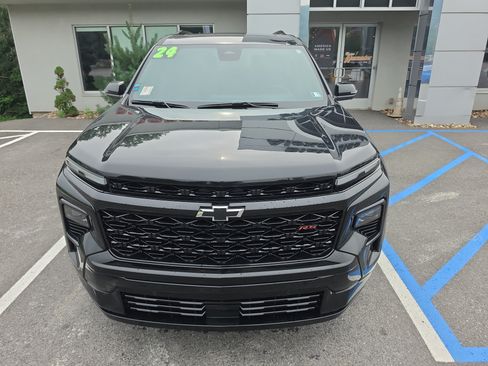Used 2024 Chevrolet Traverse RS w/ LPO, Floor Liner Package AWD/4WD image 9