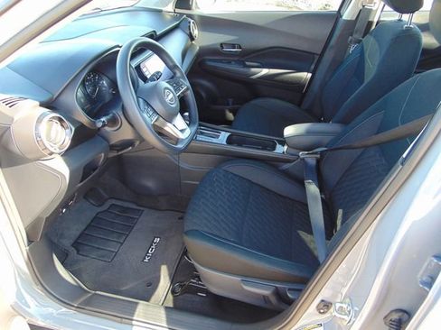 Used 2023 Nissan Kicks SV FWD image 10
