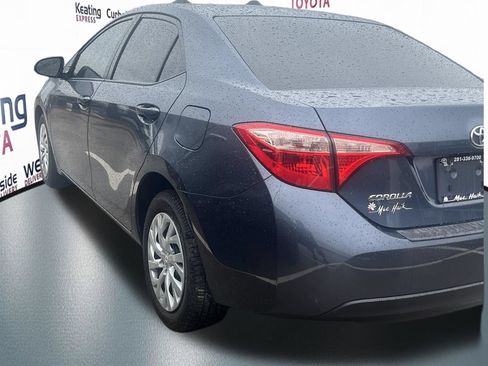 Used 2018 Toyota Corolla LE FWD image 2