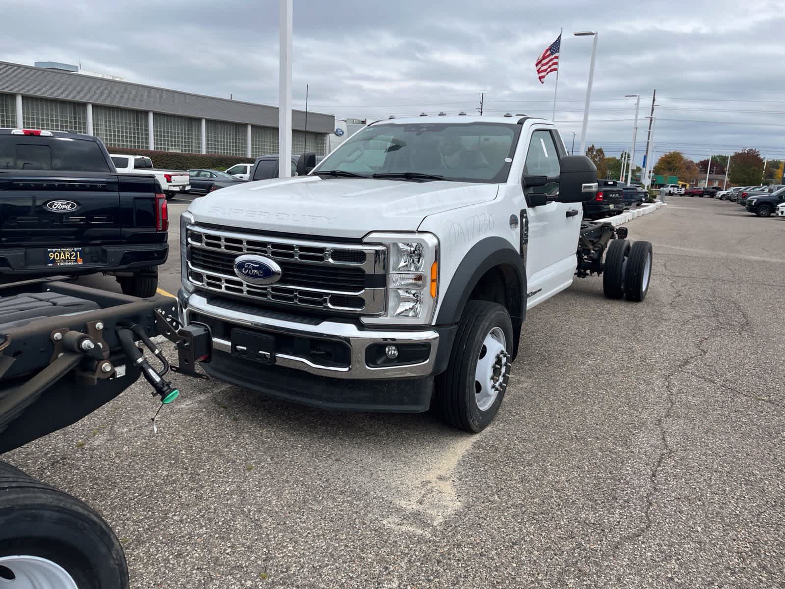 Used 2023 Ford F450 XLT w/ XLT Value Package RWD image 4