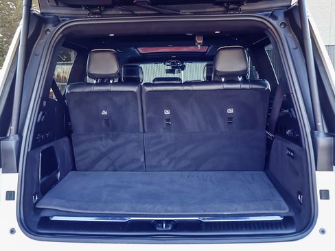 Used 2023 Jeep Grand Wagoneer Series II image 19