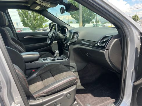 Used 2019 Jeep Grand Cherokee Trailhawk AWD/4WD image 29