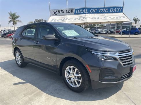 Used 2022 Chevrolet Equinox LS image 2