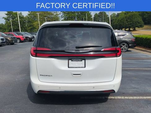 Certified 2023 Chrysler Pacifica Touring-L FWD image 4