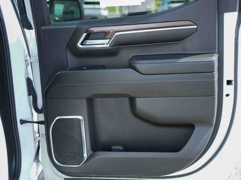 Used 2024 Chevrolet Silverado 1500 RST AWD/4WD image 17