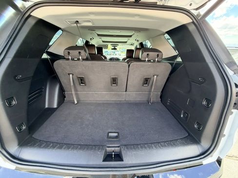 Used 2021 Chevrolet Traverse Premier w/ Redline Edition AWD/4WD image 18
