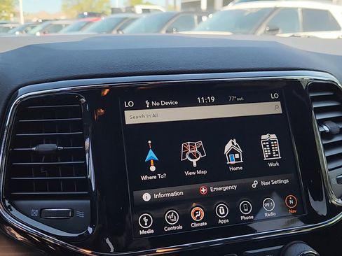 Used 2019 Jeep Grand Cherokee Altitude AWD/4WD image 36