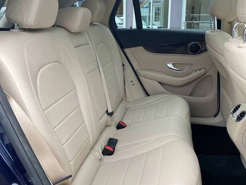 Used 2018 Mercedes-Benz GLC 300 GLC 300 4MATIC Sport Utility 4 image 25