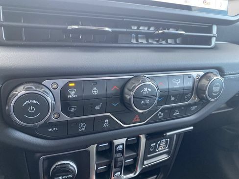 New 2026 Jeep Wrangler Unlimited Sahara AWD/4WD image 34