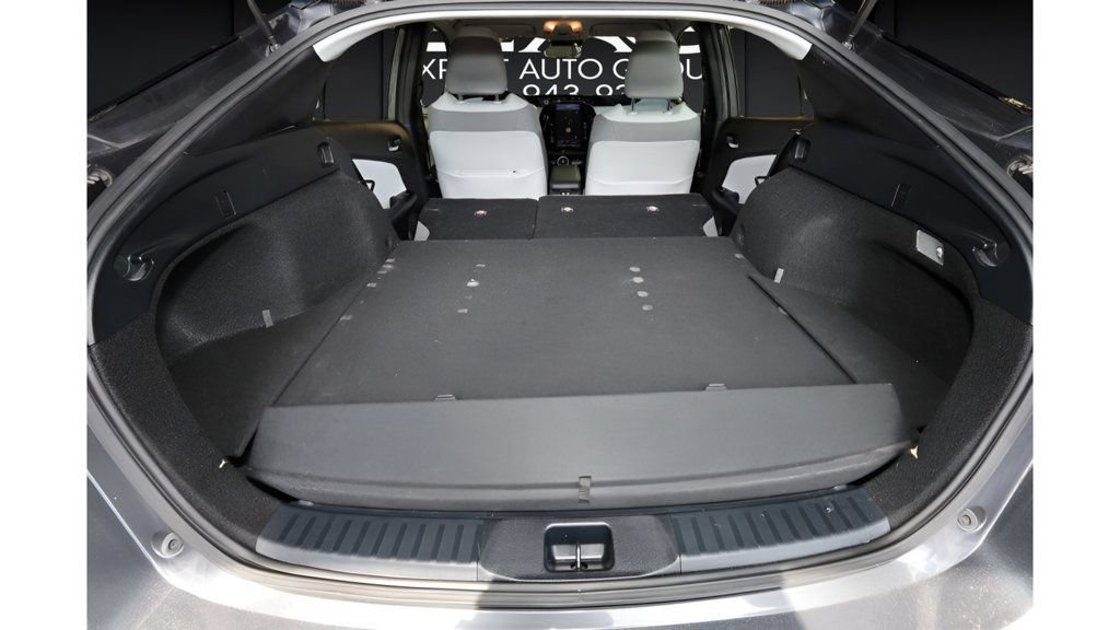 Used 2020 Toyota Prius Prime XLE FWD image 29