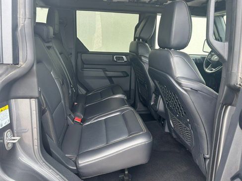 Used 2025 Ford Bronco Badlands AWD/4WD image 8